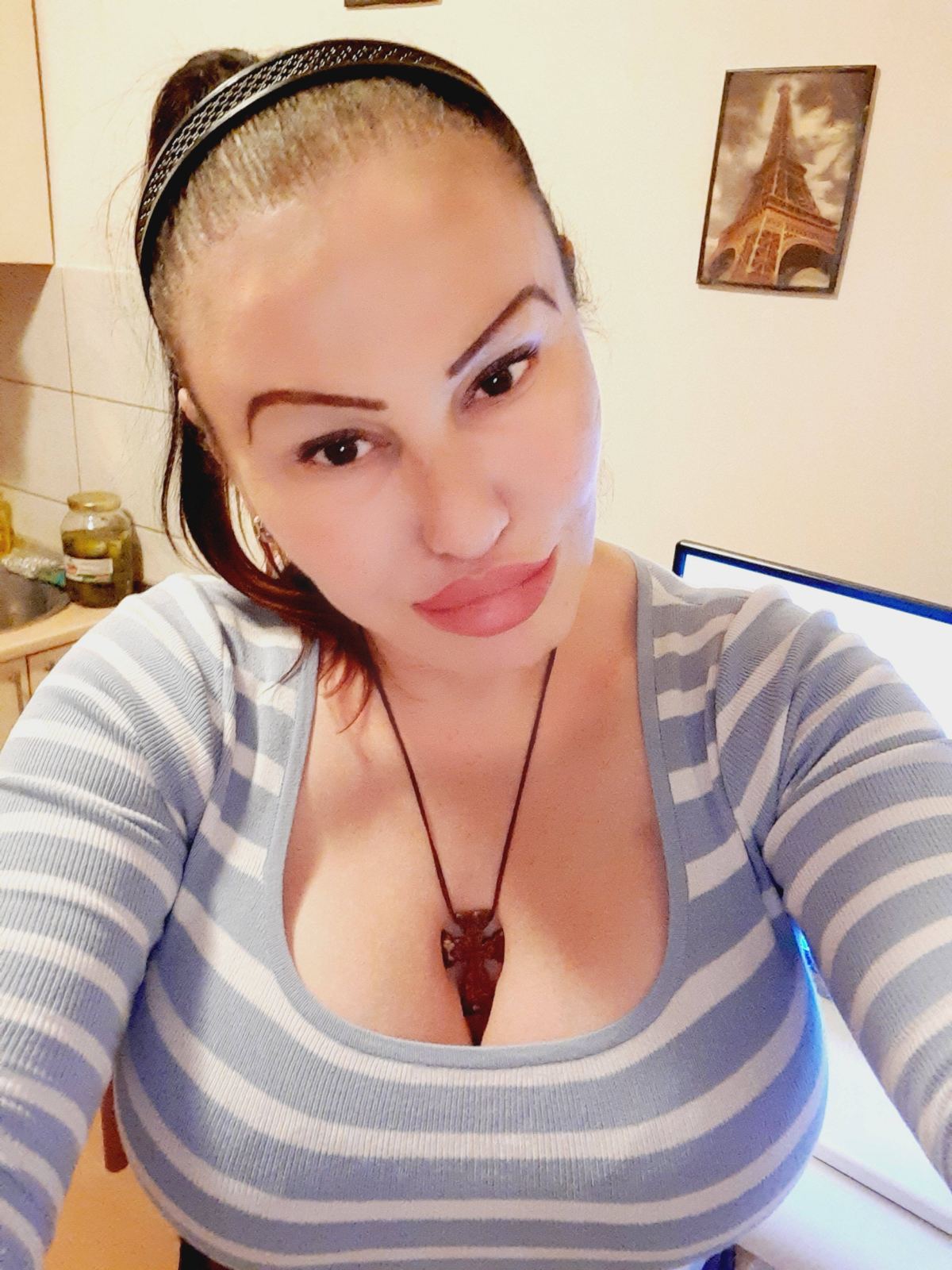 TRANSSICA SHEMALE, GRADI IMAM SAMO JAS, TRANSS DEVOJKA, EDINSTVENA VISTINSKA TRANS VO MAKEDONIJA, DISKRETNI SREDBI, DISKRETNO DRUZENJE, ZABAVA