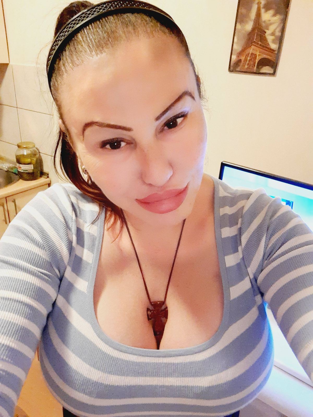 TRANSSICA SHEMALE, GRADI IMAM SAMO JAS, TRANSS DEVOJKA, EDINSTVENA VISTINSKA TRANS VO MAKEDONIJA, DISKRETNI SREDBI, DISKRETNO DRUZENJE, ZABAVA