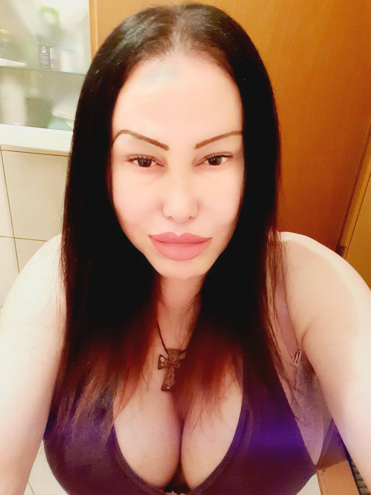TRANSSICA SHEMALE, GRADI IMAM SAMO JAS, TRANSS DEVOJKA, EDINSTVENA VISTINSKA TRANS VO MAKEDONIJA, DISKRETNI SREDBI, DISKRETNO DRUZENJE, ZABAVA